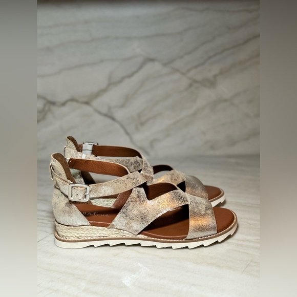 Diba True Qu Aint sandal size 12 subtle gold metallic - Picture 13 of 15